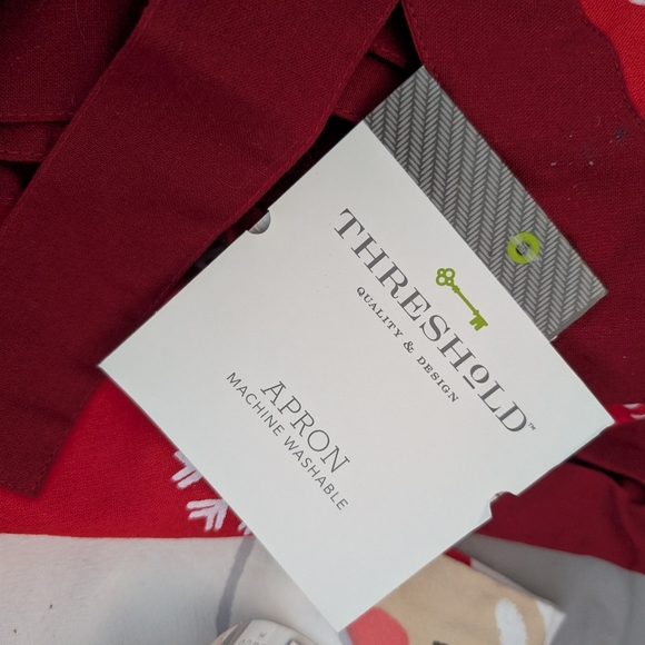 Threshold Red Snowflake Kitchen Set - Picture 2 of 8